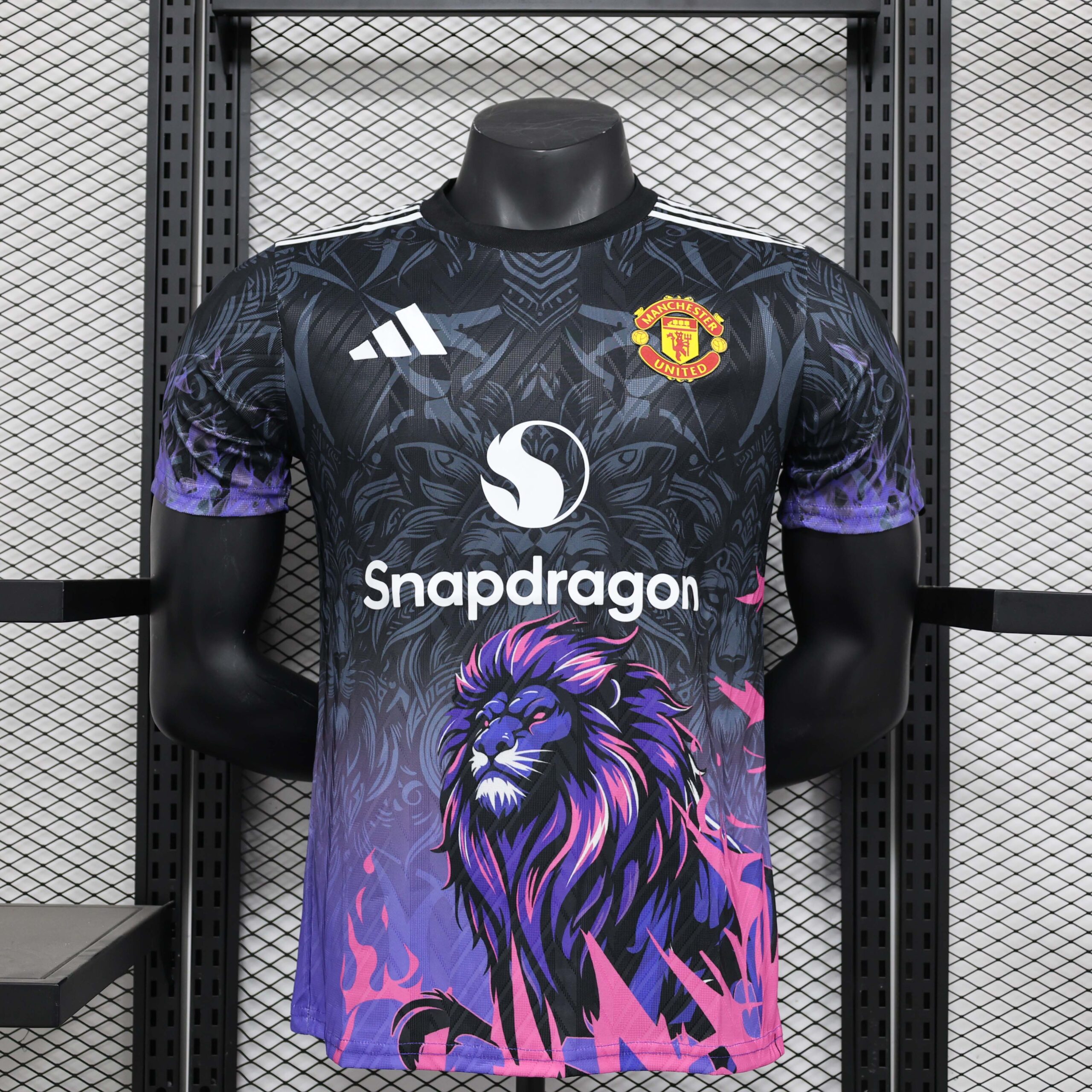 58fcf05793614a9f21e5708646307618 2024/2025 Player Version Manchester United Special Edition Black and purple Football Shirt 1:1 Thai Quality - 图片 1